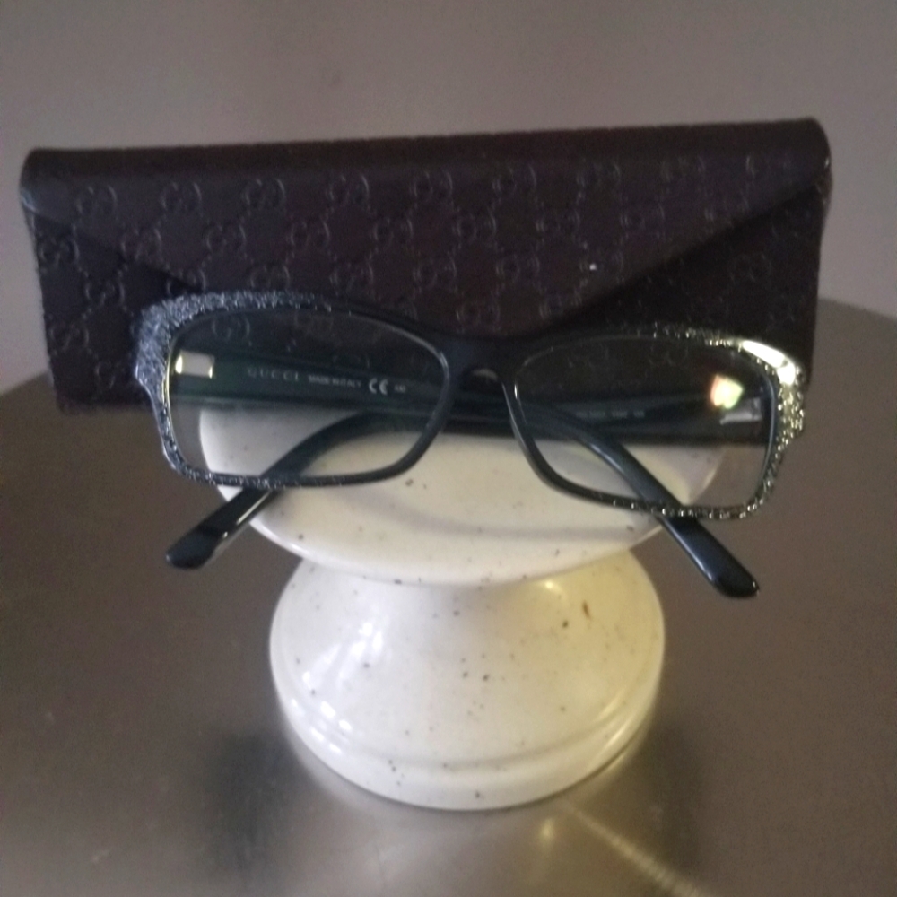 Gucci 3203 Vintage Eyeglasses black with glitter case (brown)  Authentic